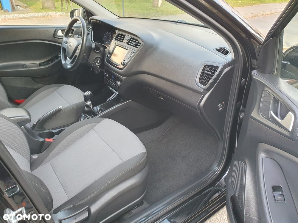 Hyundai i20 blue 1.2 YES!+ - 18