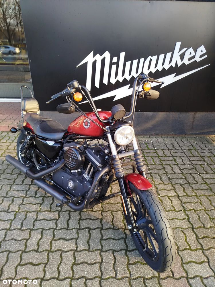 Harley-Davidson Sportster Iron 883 - 2