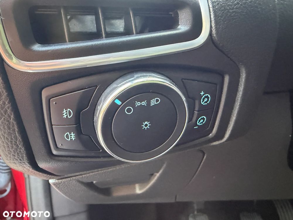 Ford Focus 1.6 EcoBoost Titanium - 28