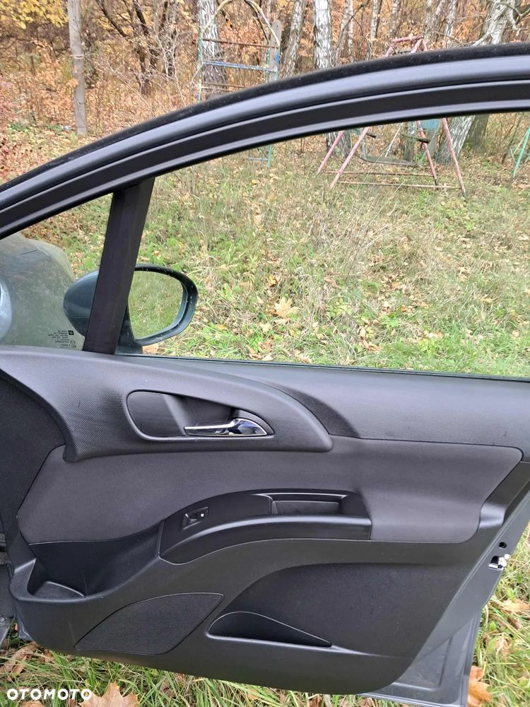 Opel Meriva - 11