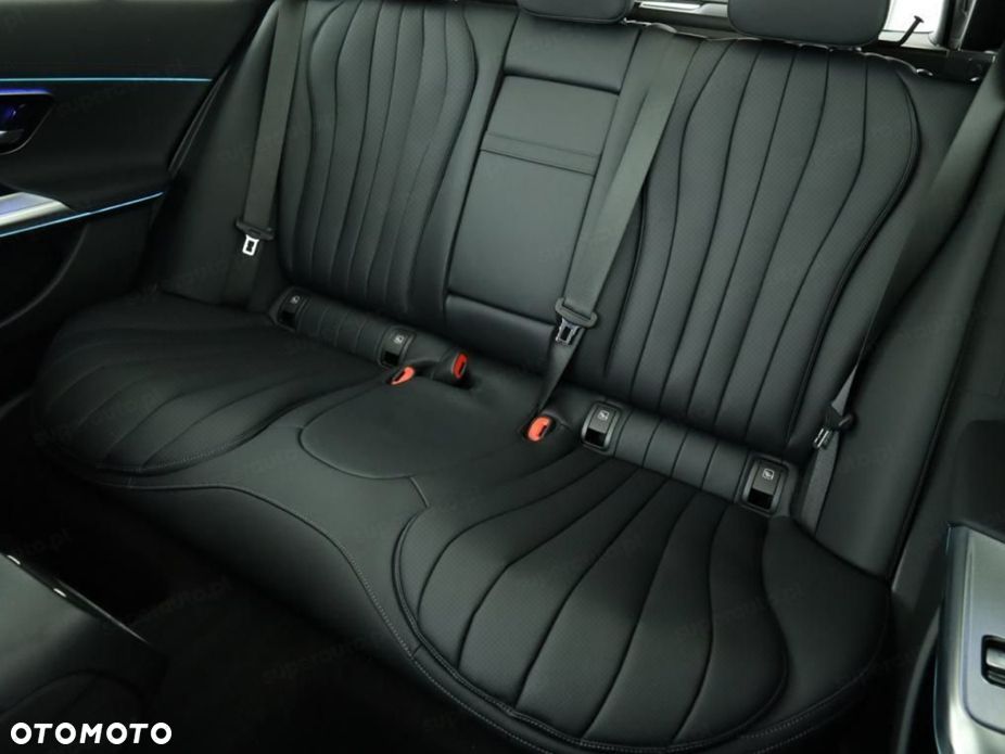 Mercedes-Benz Klasa E 220 d mHEV 4-Matic Exclusive 9G-Tronic - 14