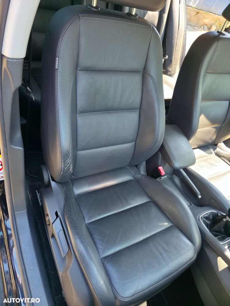 Volkswagen Golf - 17
