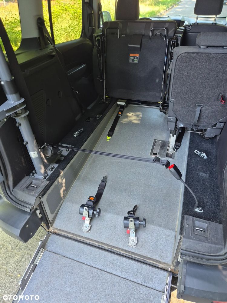Ford Transit Connect - 26