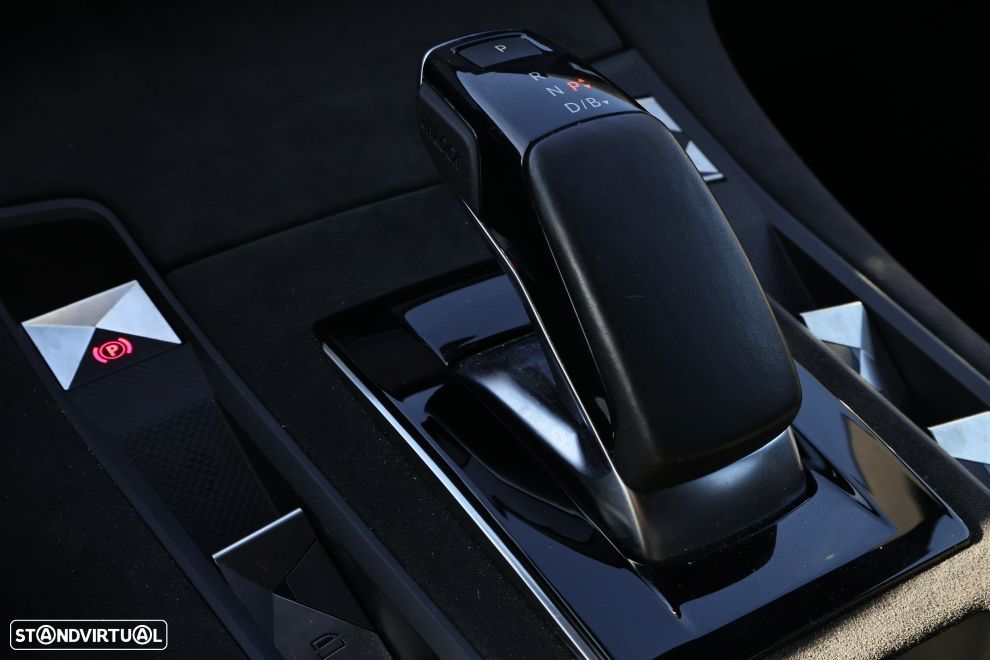DS DS7 Crossback E-Tense Performance Line EAT8 - 9