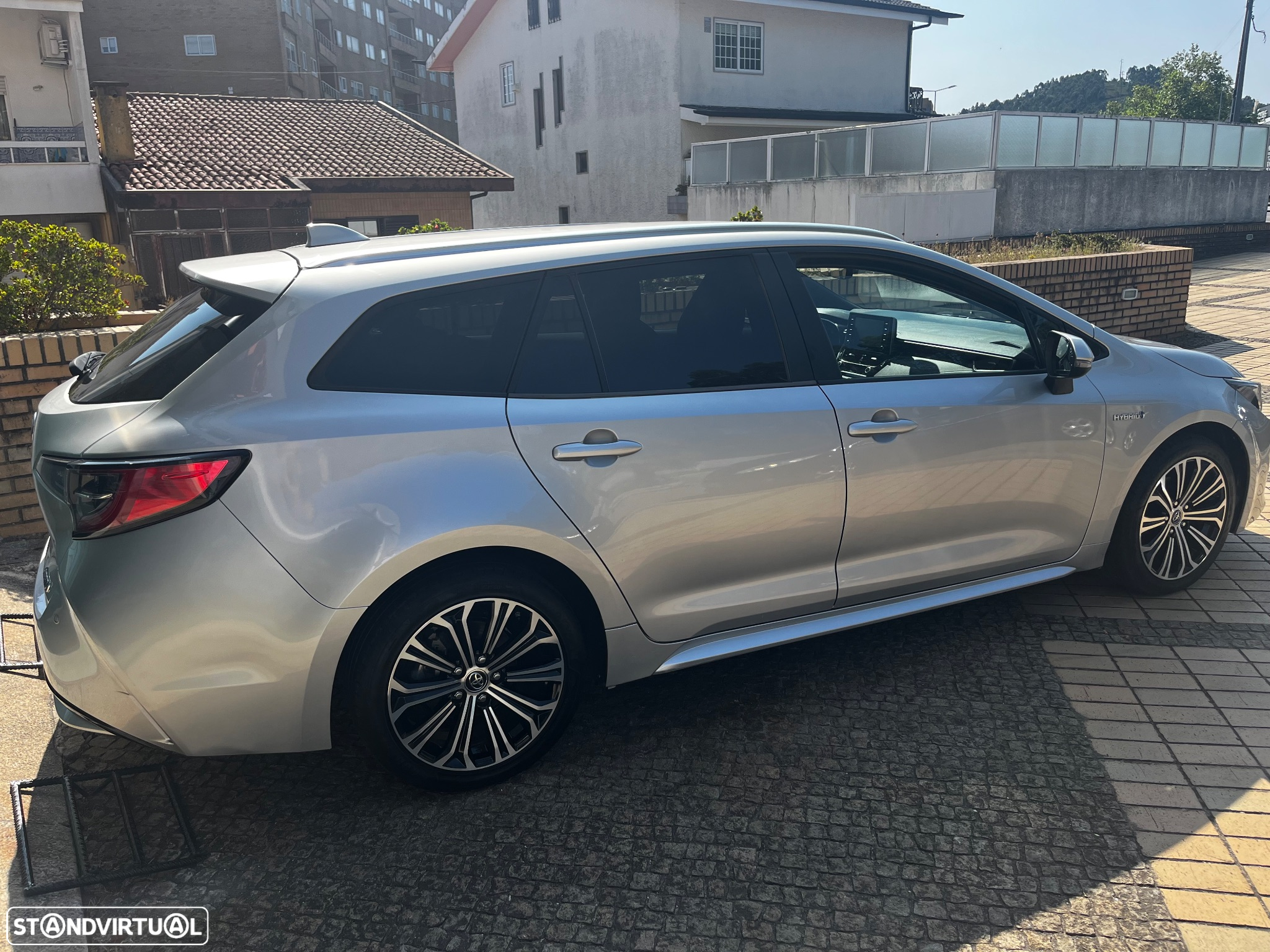 Toyota Corolla Touring Sports 1.8 Hybrid Comfort+P.Sport - 4
