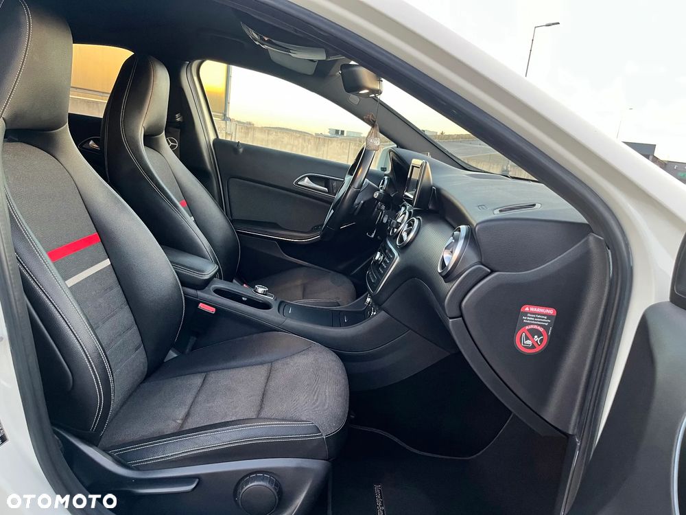 Mercedes-Benz Klasa A 180 7G-DCT Activity Edition - 13