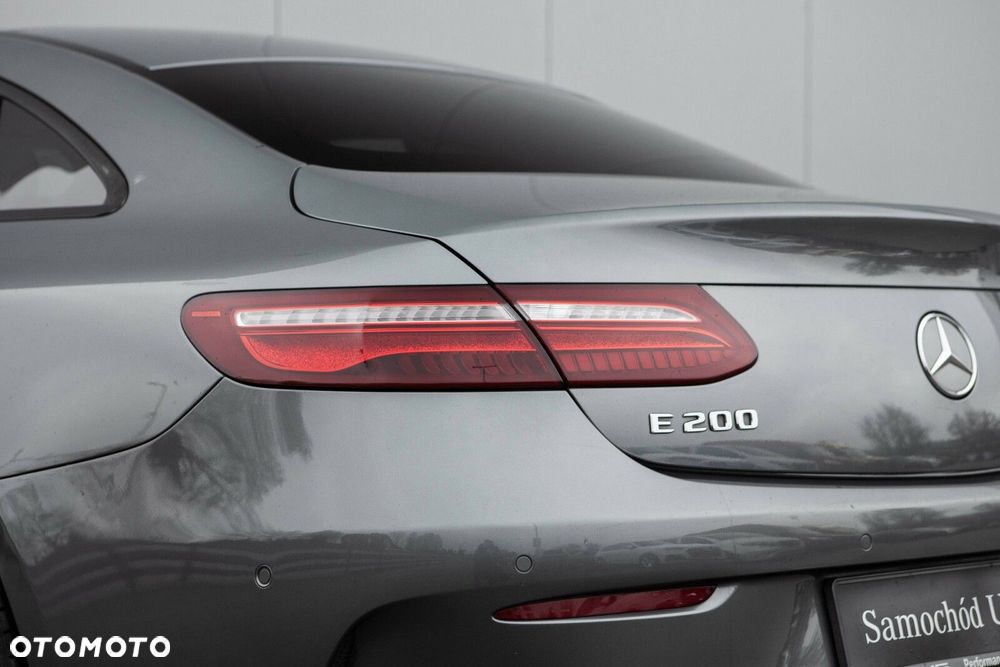 Mercedes-Benz Klasa E 200 9G-TRONIC - 8