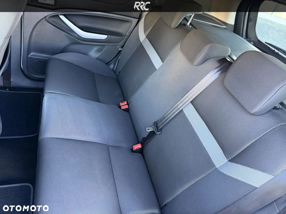 Ford Kuga 2.0 TDCi Titanium - 25