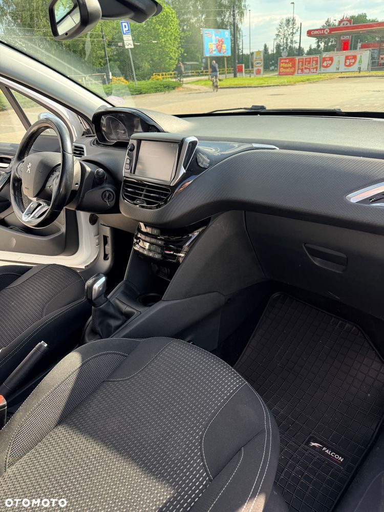 Peugeot 208 1.2 PureTech Allure S&S - 17