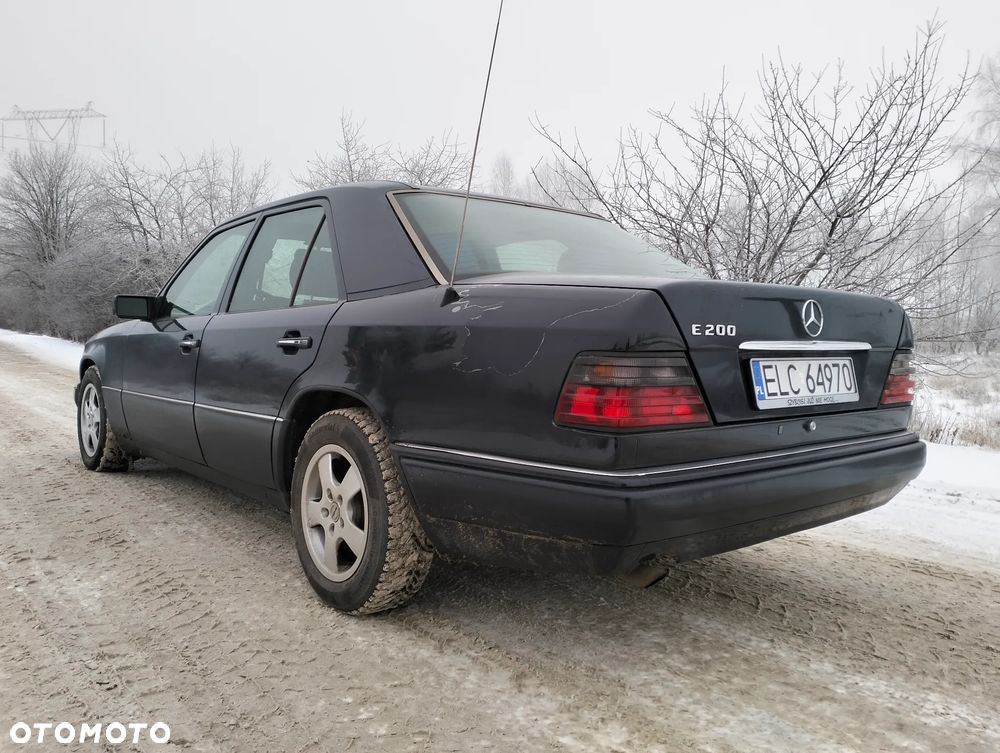 Mercedes-Benz Klasa E 200 T - 4