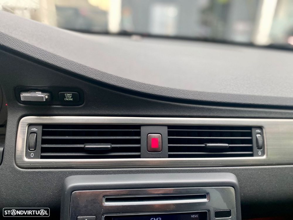 Volvo V70 2.0 D Momentum - 15