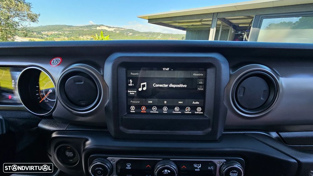 Jeep Gladiator 3.0V6 MultiJet AWD Auto Sport - 34