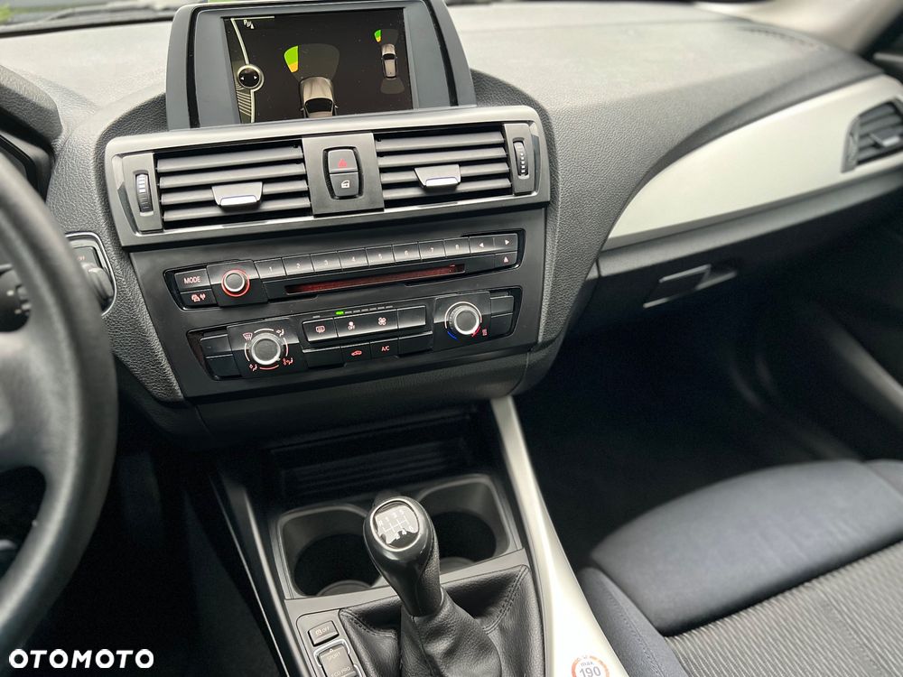 BMW Seria 1 120d xDrive - 14
