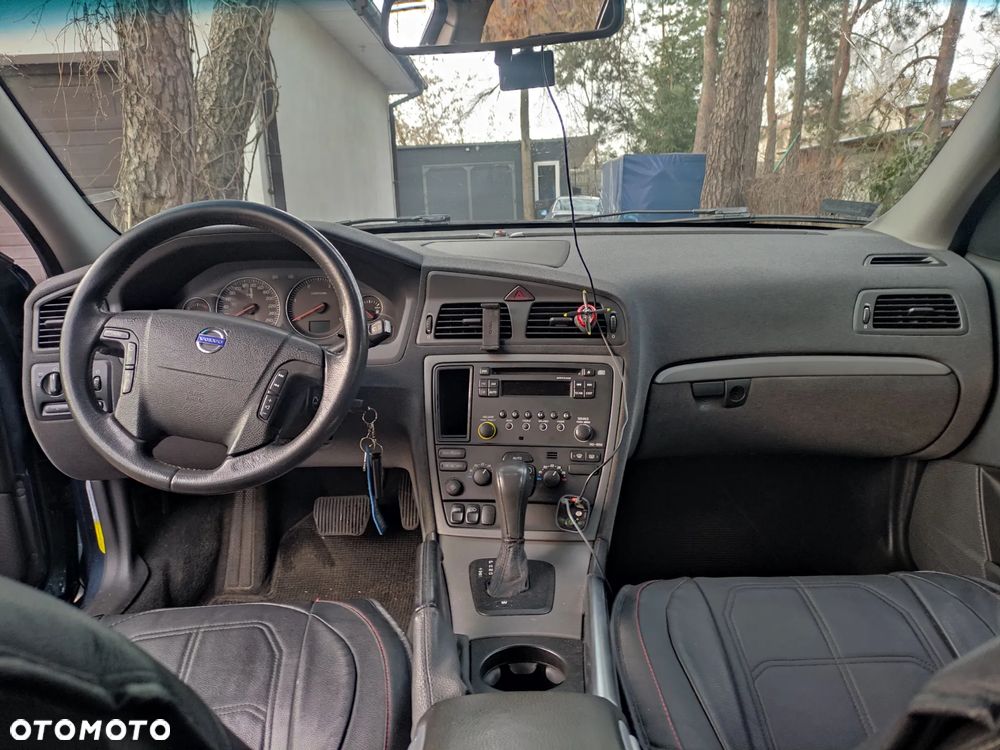 Volvo XC 70 D5 AWD Momentum - 6