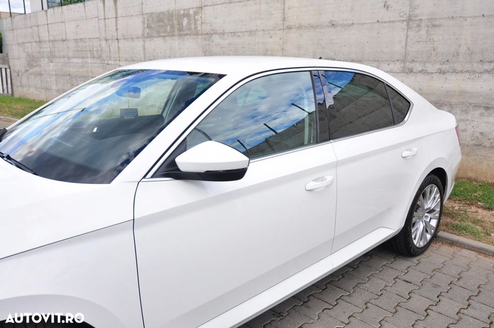 Skoda Superb 2.0 TDI DSG Ambition - 14