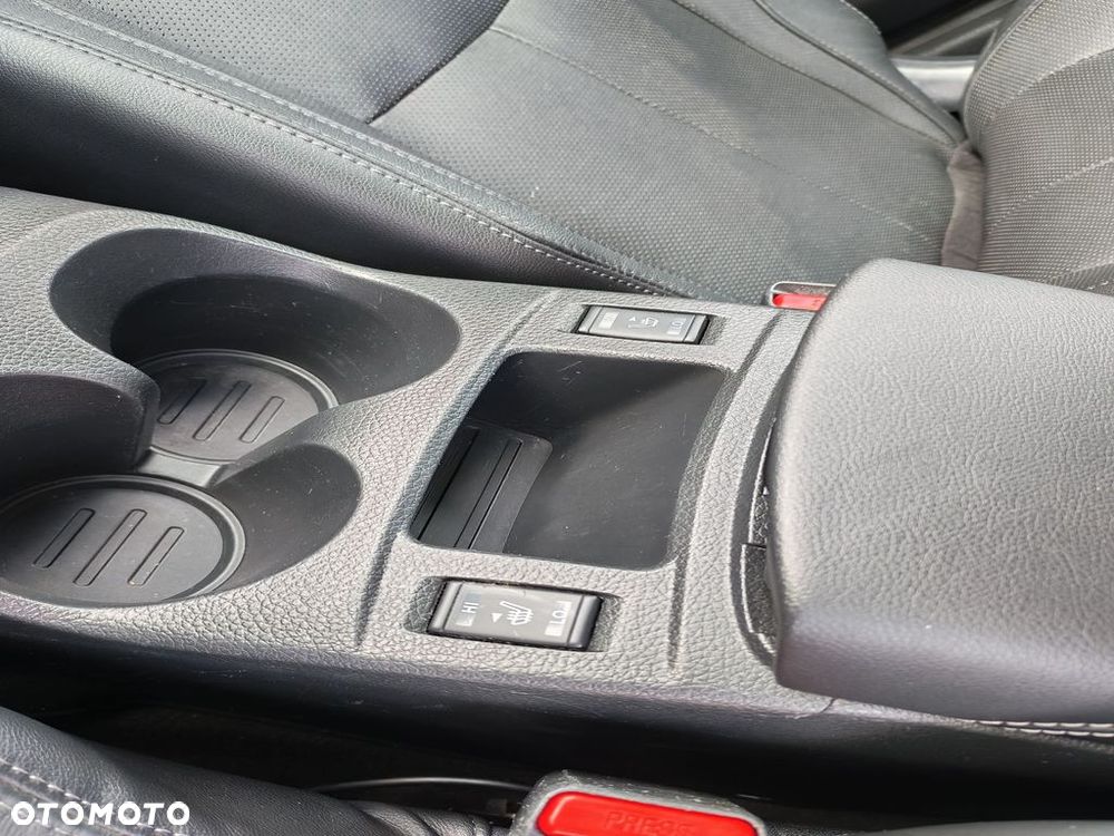 Nissan Qashqai 1.5 dCi DPF 360 - 30