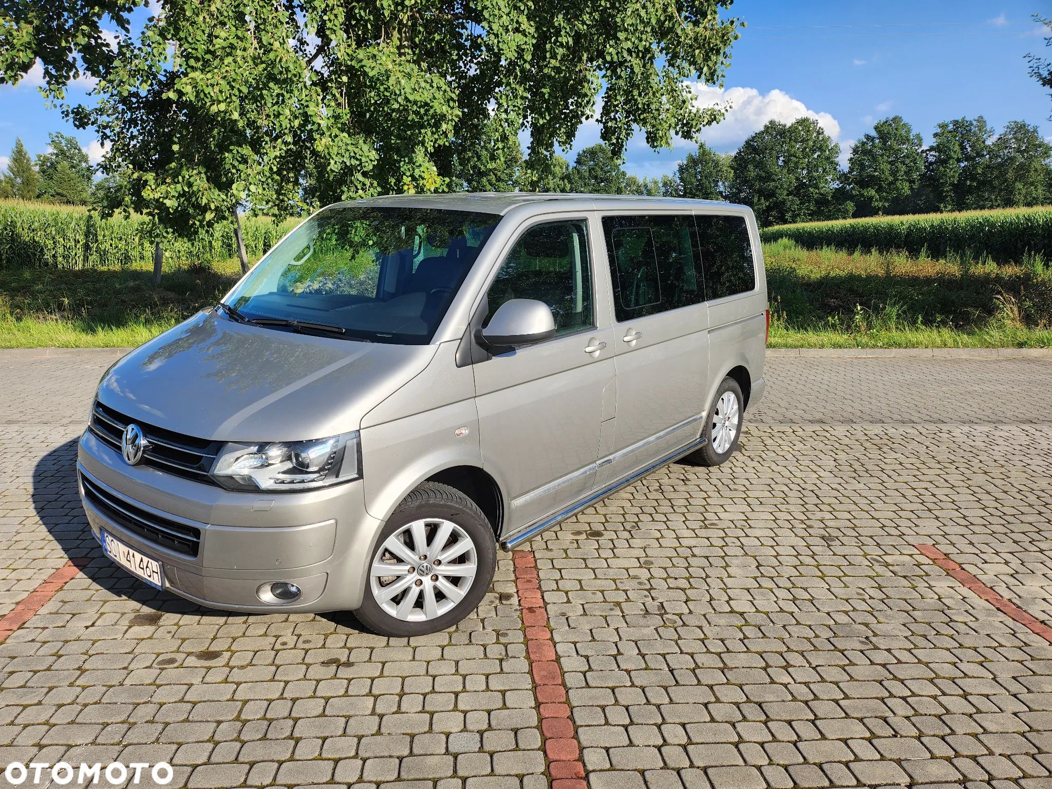 Volkswagen Multivan - 1