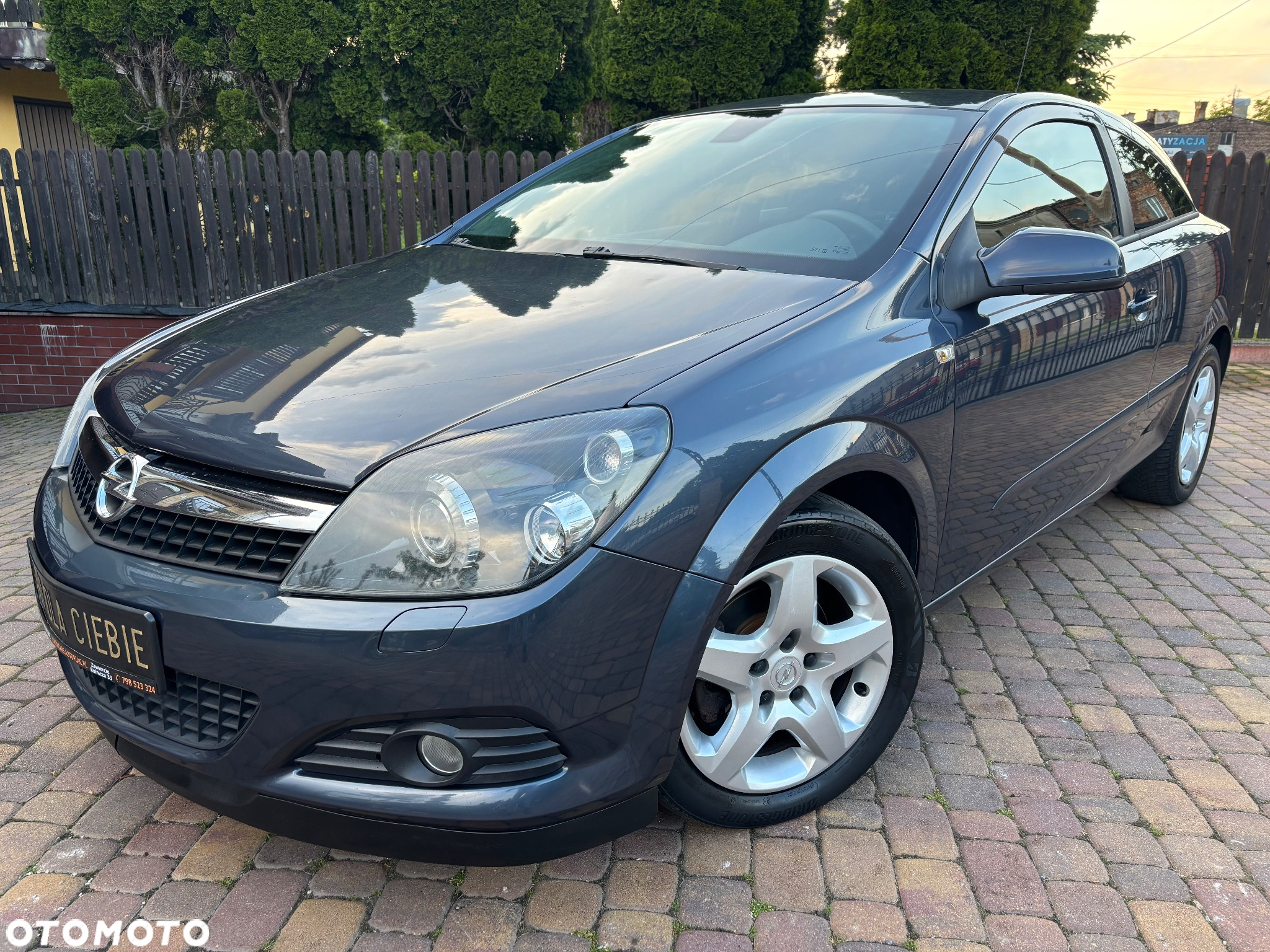 Opel Astra GTC 1.4 Cosmo - 15