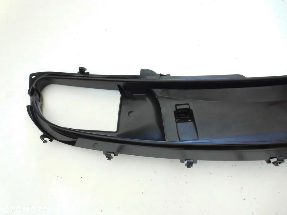PODSZYBIE ODPŁYW MASKI MERCEDES R W251 ORYGINAŁ - 2
