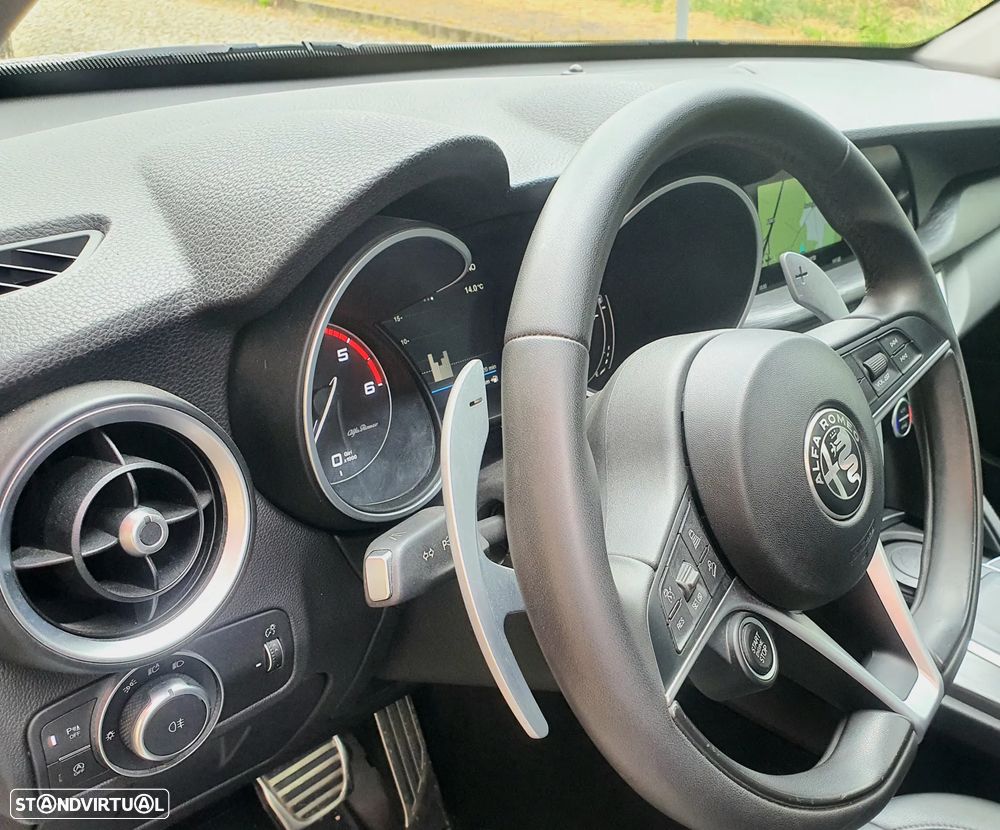 Alfa Romeo Stelvio 2.2 D B-Tech AT8 - 8