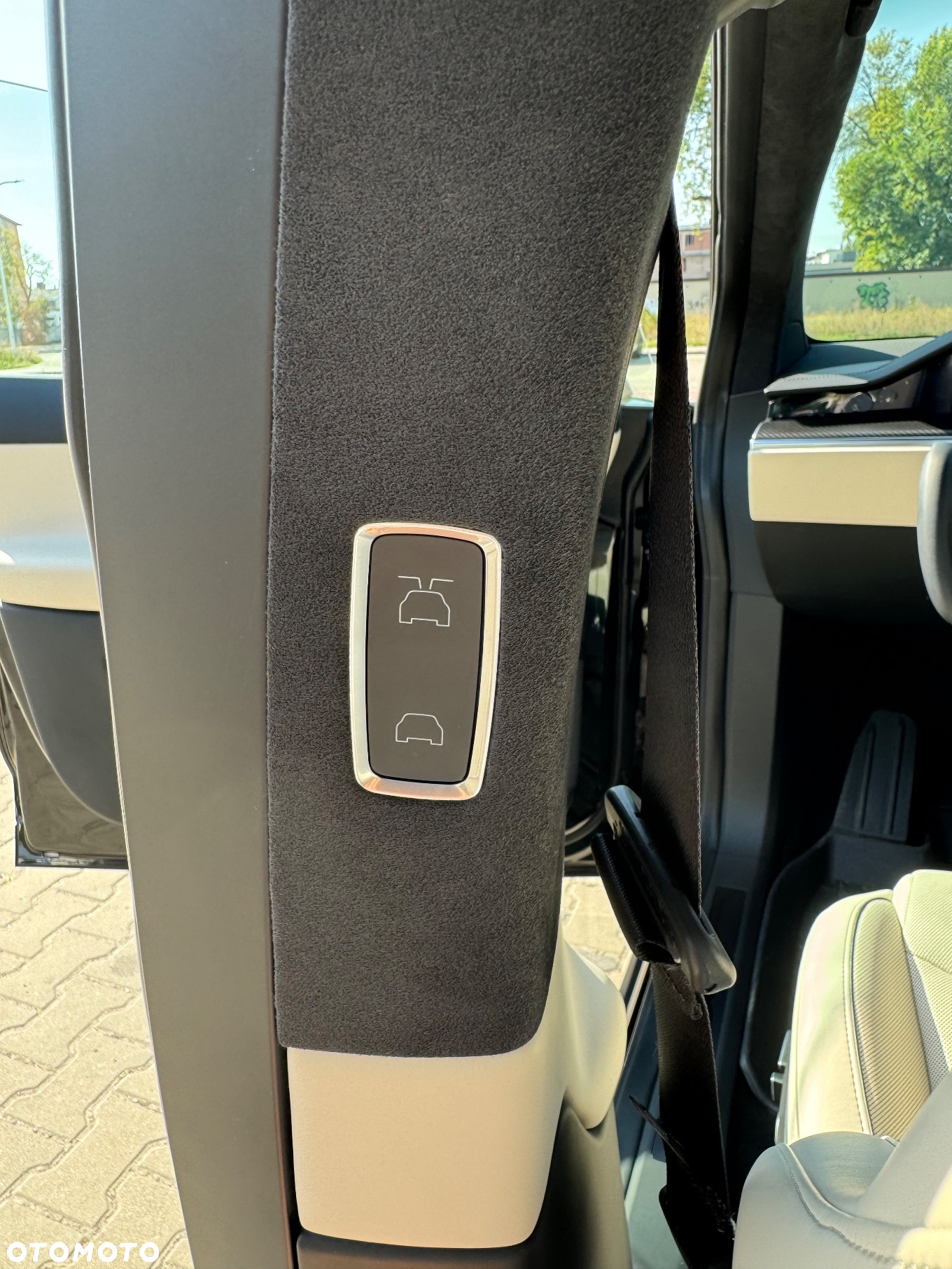 Tesla Model X Plaid - 38