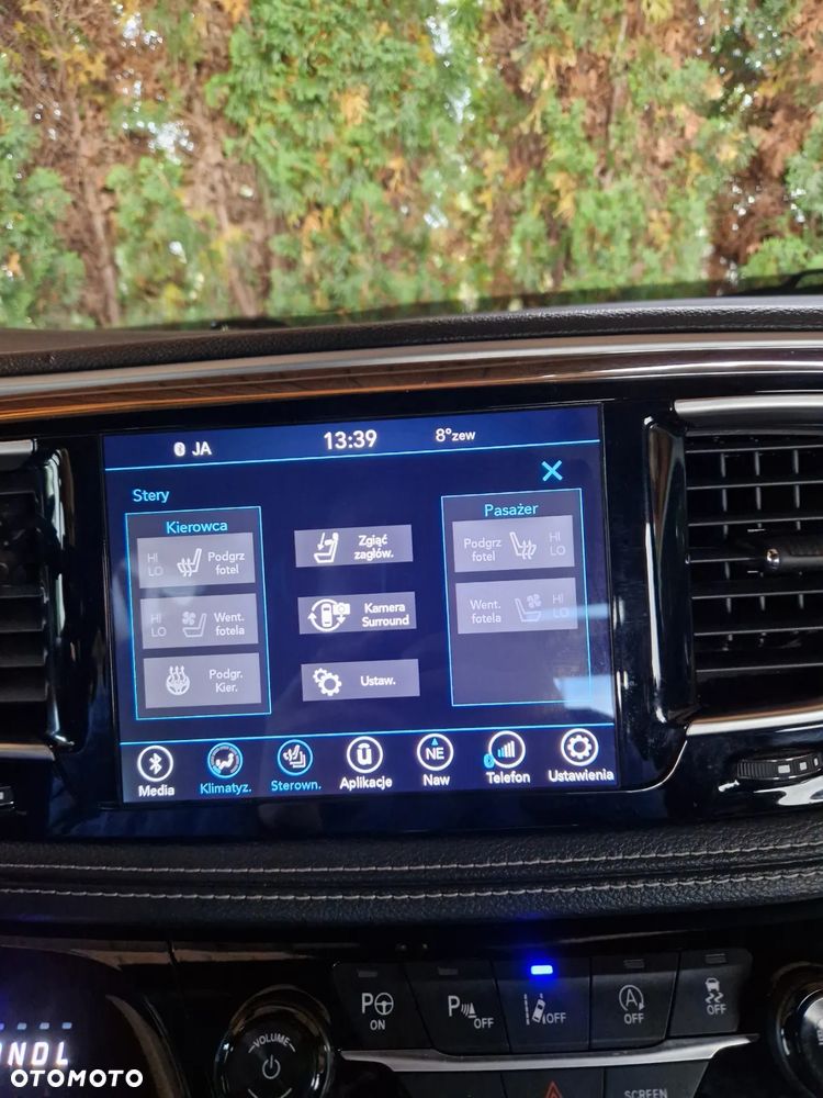 Chrysler Pacifica - 15