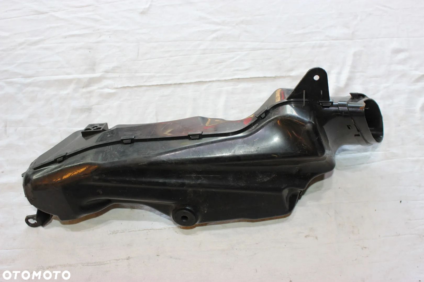 Wlot powietrza wypełnienie prawy Suzuki GSX-R 1000 K9 L1 L2 - 1
