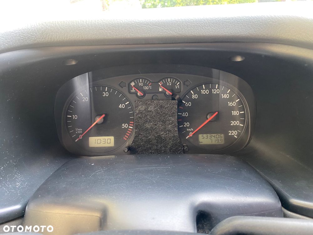 Volkswagen Caravelle - 40