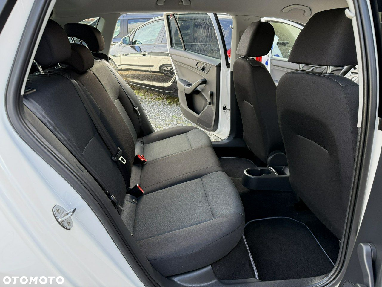 Skoda RAPID Spaceback 1.2 TSI (Green tec) Emotion Plus - 20