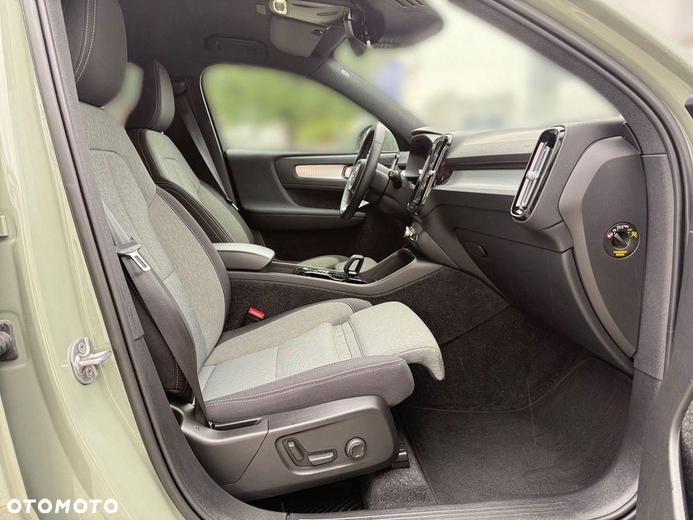 Volvo XC 40 - 24