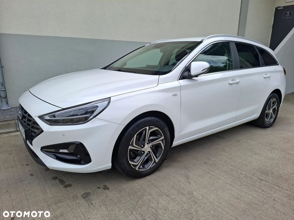 Hyundai i30 Kombi 1.5 T-GDI 48V-Hybrid Intro - 2