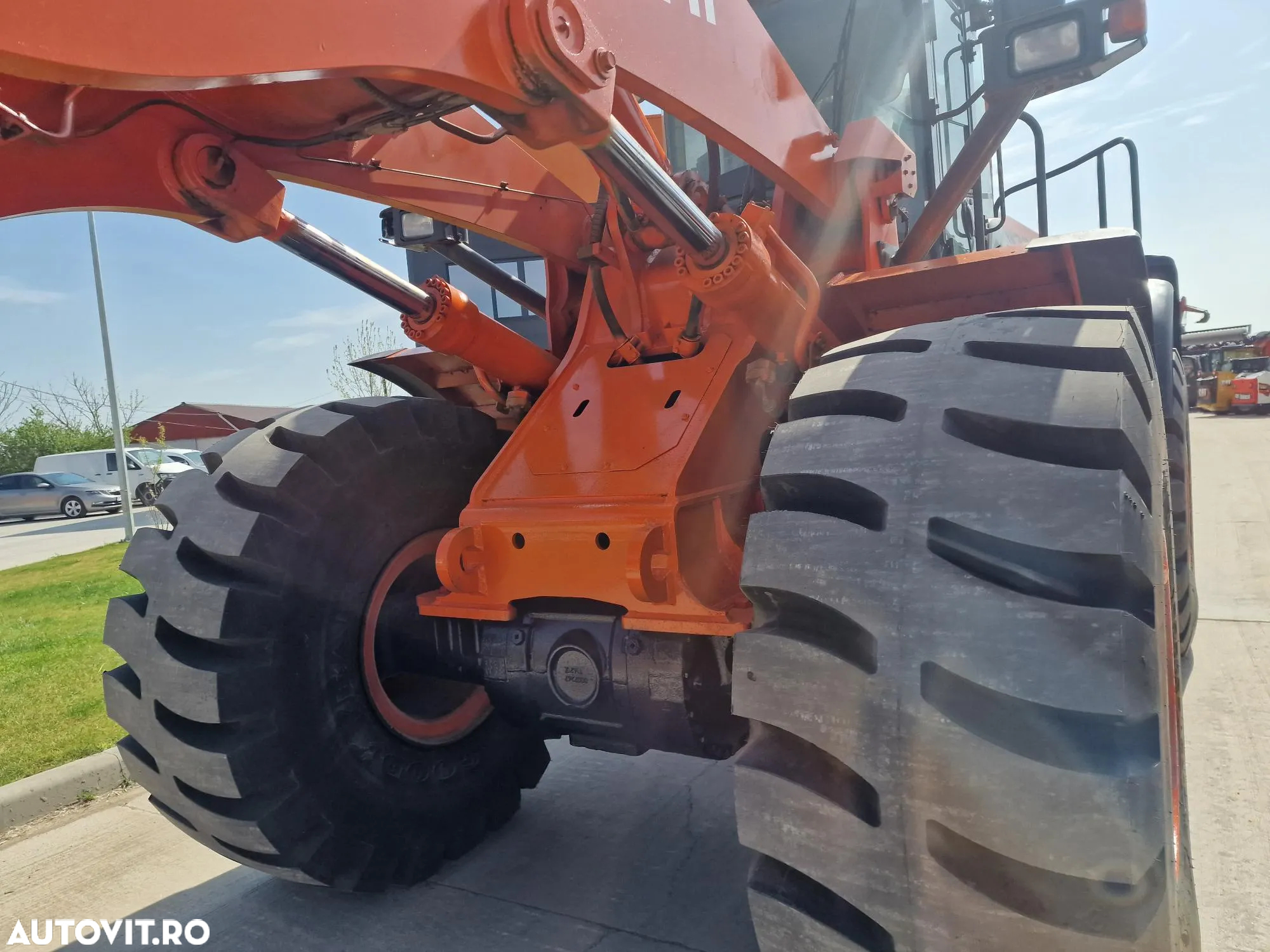 Hitachi ZW330-6, 2016, 7.477h, 33 tone, cupa 5,5mc cu dinti, Cupla rapida,Gresare automata, Anvelope NOI, STARE FOARTE BUNA-posibilitate leasing-PROMOTIE 109.900 EUR+Tva - 25