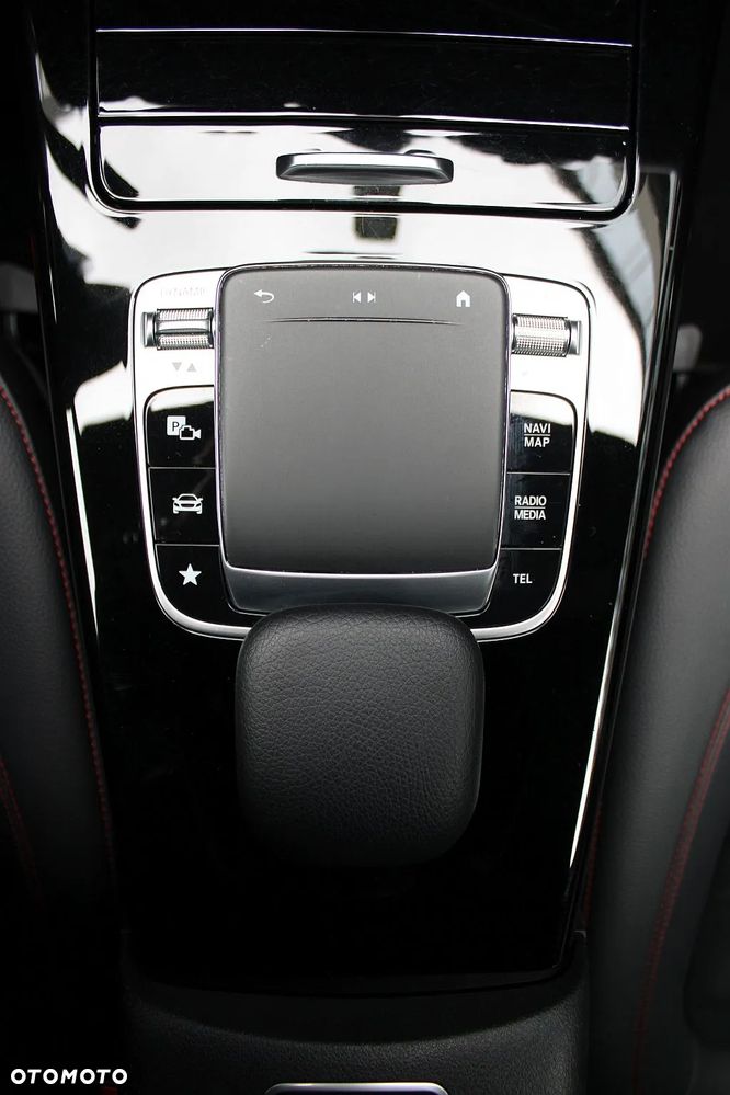 Mercedes-Benz Klasa A 200 AMG Line 7G-DCT - 31
