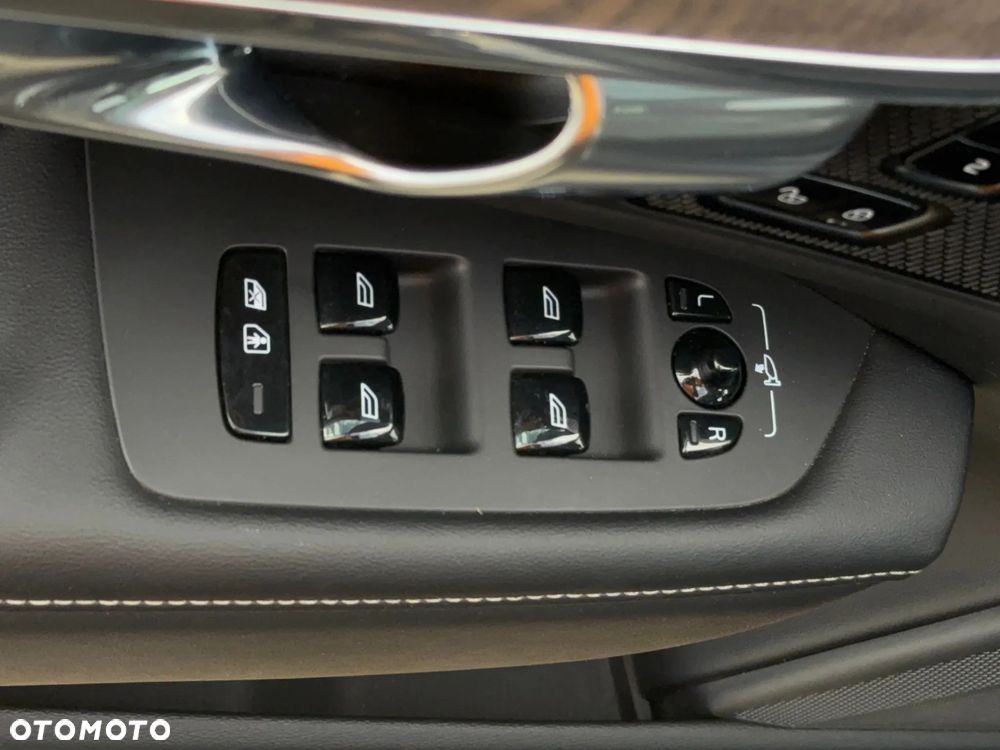 Volvo V90 Cross Country B5 D AWD Ultimate - 16