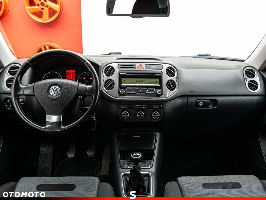 Volkswagen Tiguan - 10