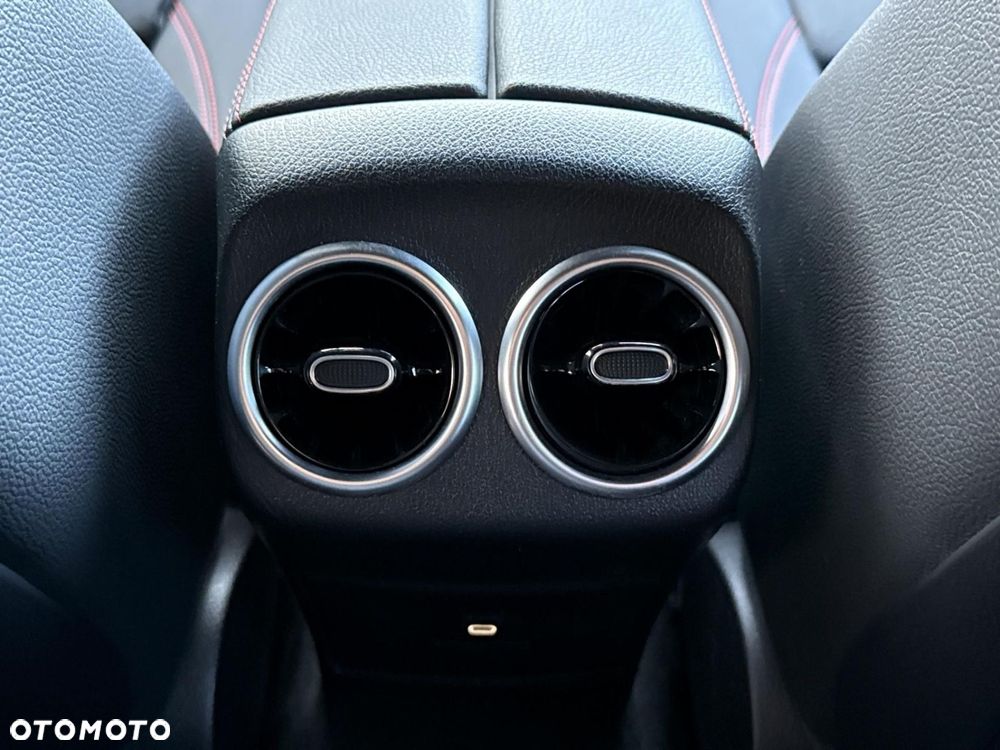 Mercedes-Benz CLA - 15