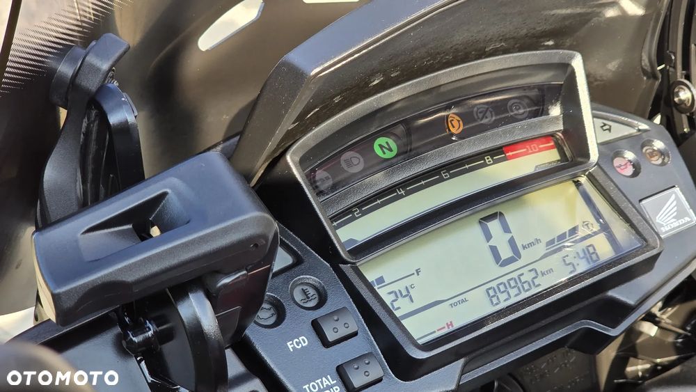 Honda VFR - 22
