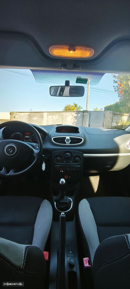 Renault Clio 1.2 16V Dynamique S - 8