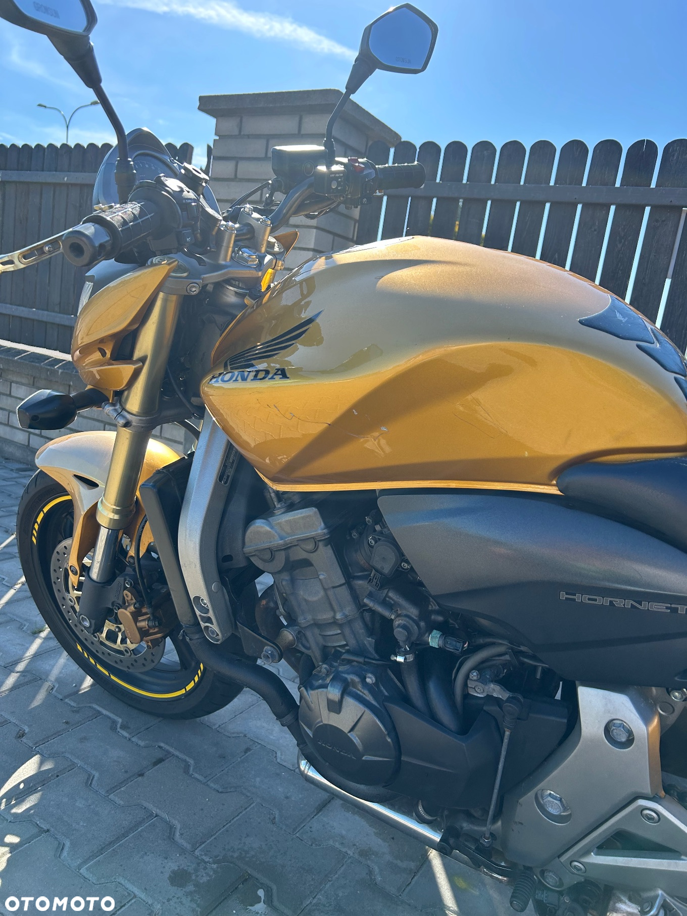 Honda Hornet - 4