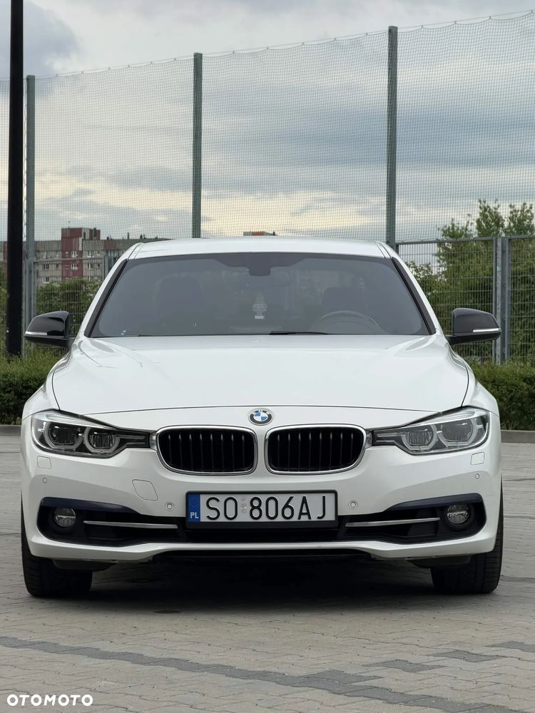 BMW Seria 3 330i xDrive Sport Line - 7