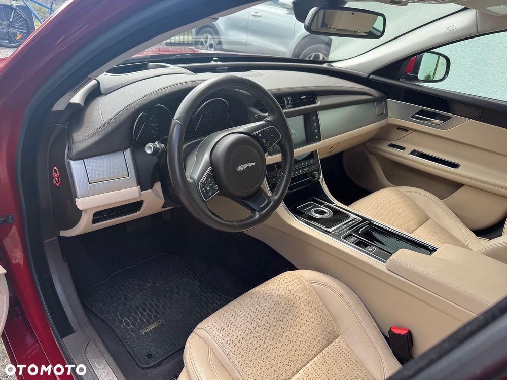 Jaguar XF 3.0 V6 S - 12