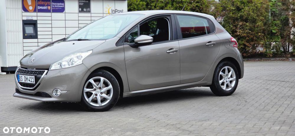 Peugeot 208 - 6