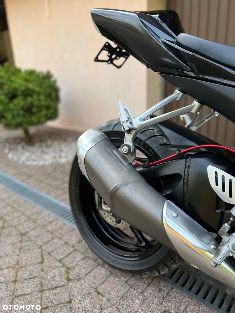 Suzuki GSX-R - 15