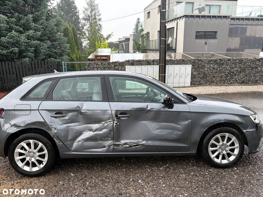 Audi A3 Sportback 1.6 TDI S tronic - 5