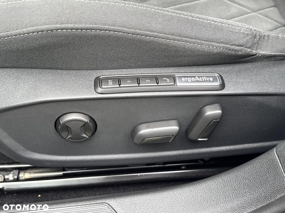 Volkswagen Golf VIII 1.4 TSI Plug-In Hybrid Style DSG - 14