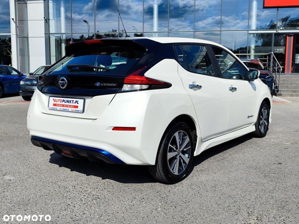 Nissan Leaf - 5