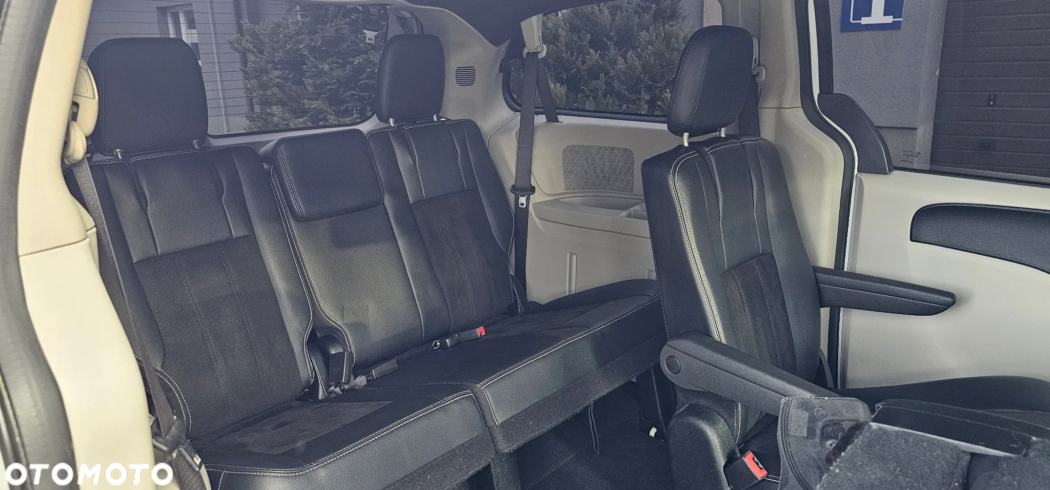 Dodge Grand Caravan - 17