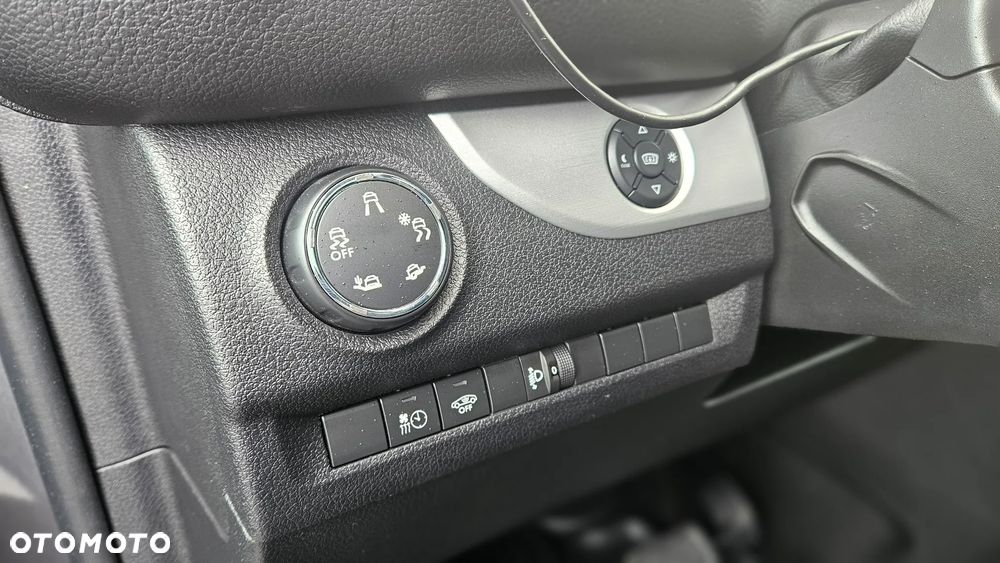 Peugeot Traveller - 13