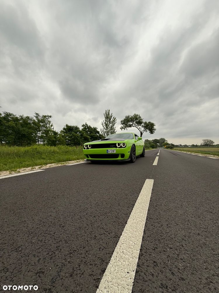 Dodge Challenger - 9
