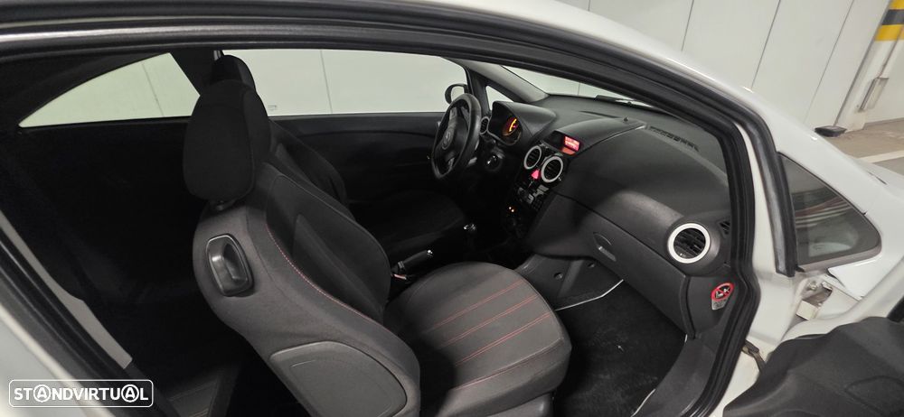 Opel Corsa 1.2 Black Edition - 11